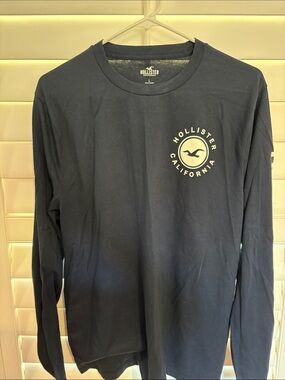 Hollister Navy Long-Sleeve Logo Tee ITEM#403